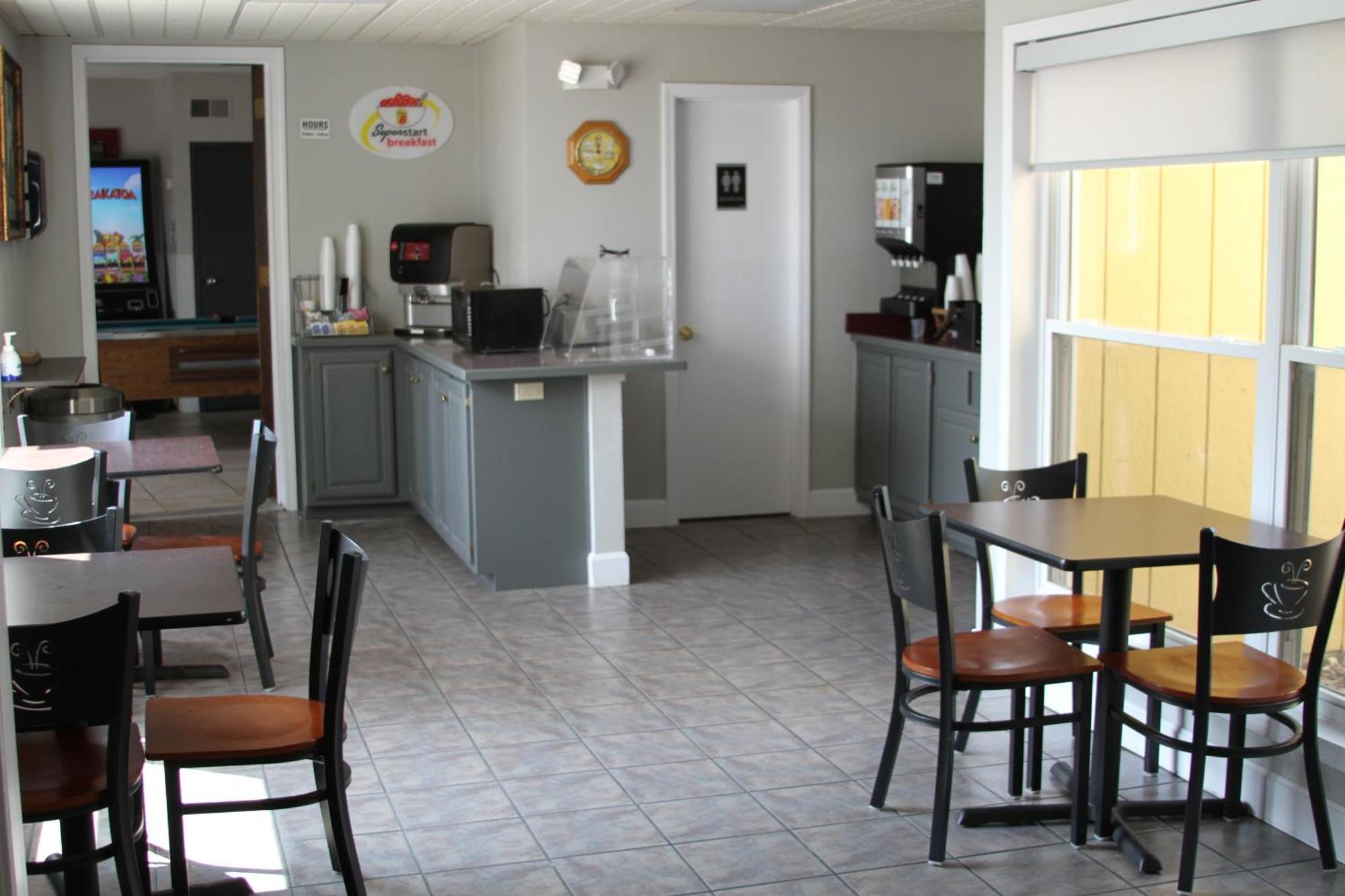 Super 8 By Wyndham Higginsville Esterno foto